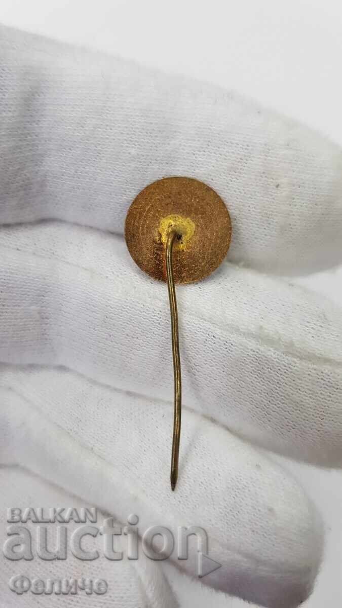 Рядък знак, значка Футбол, ЦСКА Червено Знаме с цена 25.00 лв. | € 12.78