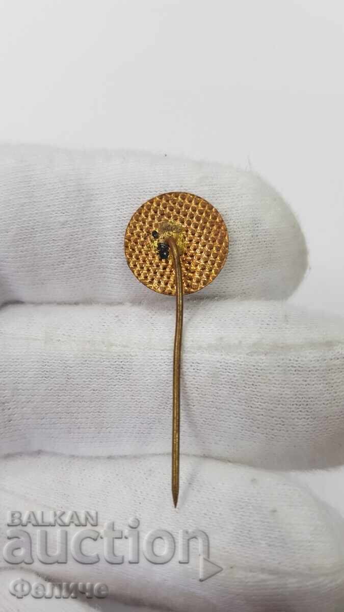 Аукцион Рядък знак, значка Футбол, ЦСКА комунистически с емайл