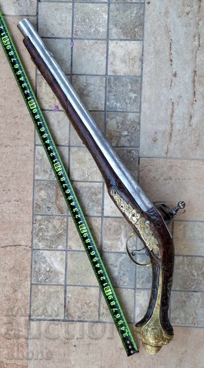 Flintlock pistol, rifle, shishane (a type of rifle), boylia (a type of rifle), flintlock rifle with price 1600.00 BGN | € 818.07 Flintlock pistol, rifle, shishane (a type of rifle), boylia (a type of rifle), flintlock rifle with price 1600.00 BGN | € 818.07