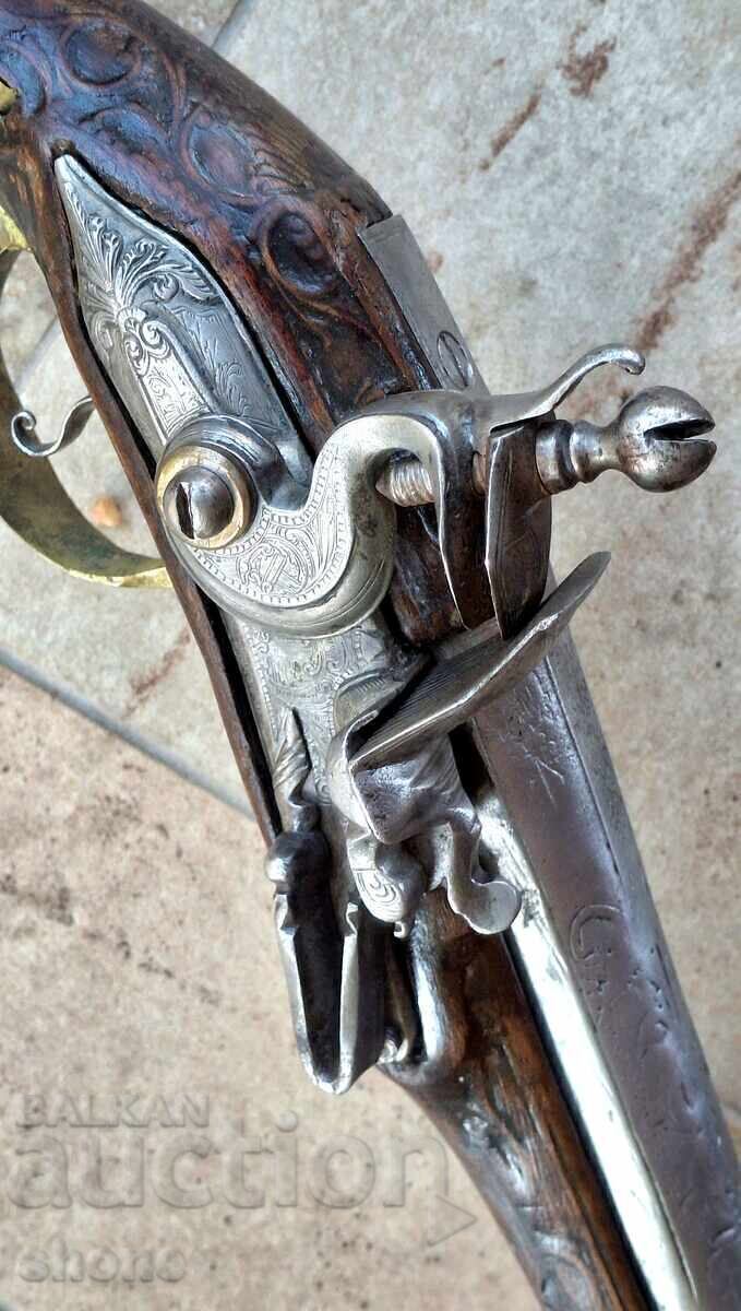 Livrarea Pistol cu cremene, pușcă, șisane, boilie, cremene