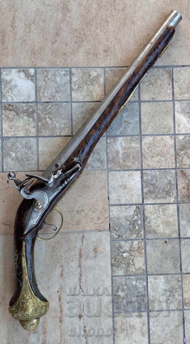 Pistol cu cremene, pușcă, șisane, boilie, cremene