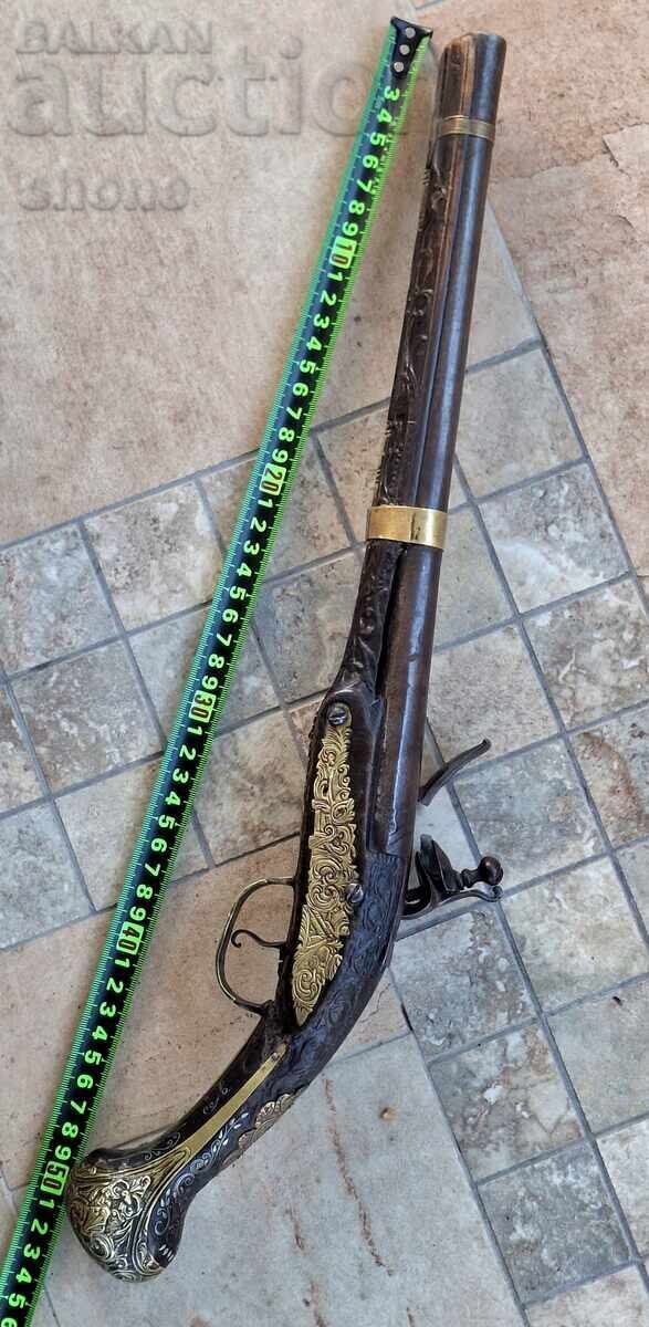 Flintlock pistol, rifle, shishane (a type of rifle), boylia (a type of rifle), flintlock rifle with price € 818.07 | 1600.01 BGN Flintlock pistol, rifle, shishane (a type of rifle), boylia (a type of rifle), flintlock rifle with price € 818.07 | 1600.01 BGN