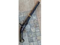 Flintlock pistol, rifle, shishane (a type of rifle), boylia (a type of rifle), flintlock rifle
