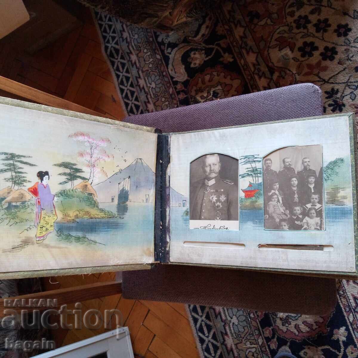 Уникален фото албум. с цена 250.00 лв. | € 127.82 Уникален фото албум. с цена 250.00 лв. | € 127.82