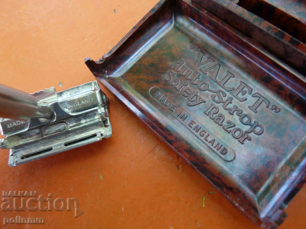 Delivery of English Razor VALET