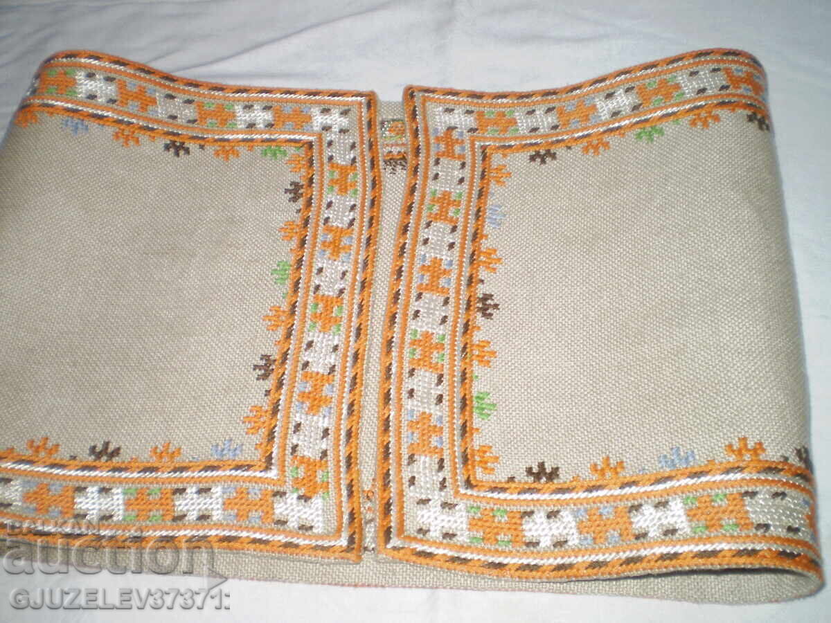 Αντίκα τραπεζομάντηλο Tischläufer, χειροποίητο κεντημένο λινό τραπεζομάντηλο με τιμή 40.00 BGN | € 20.45