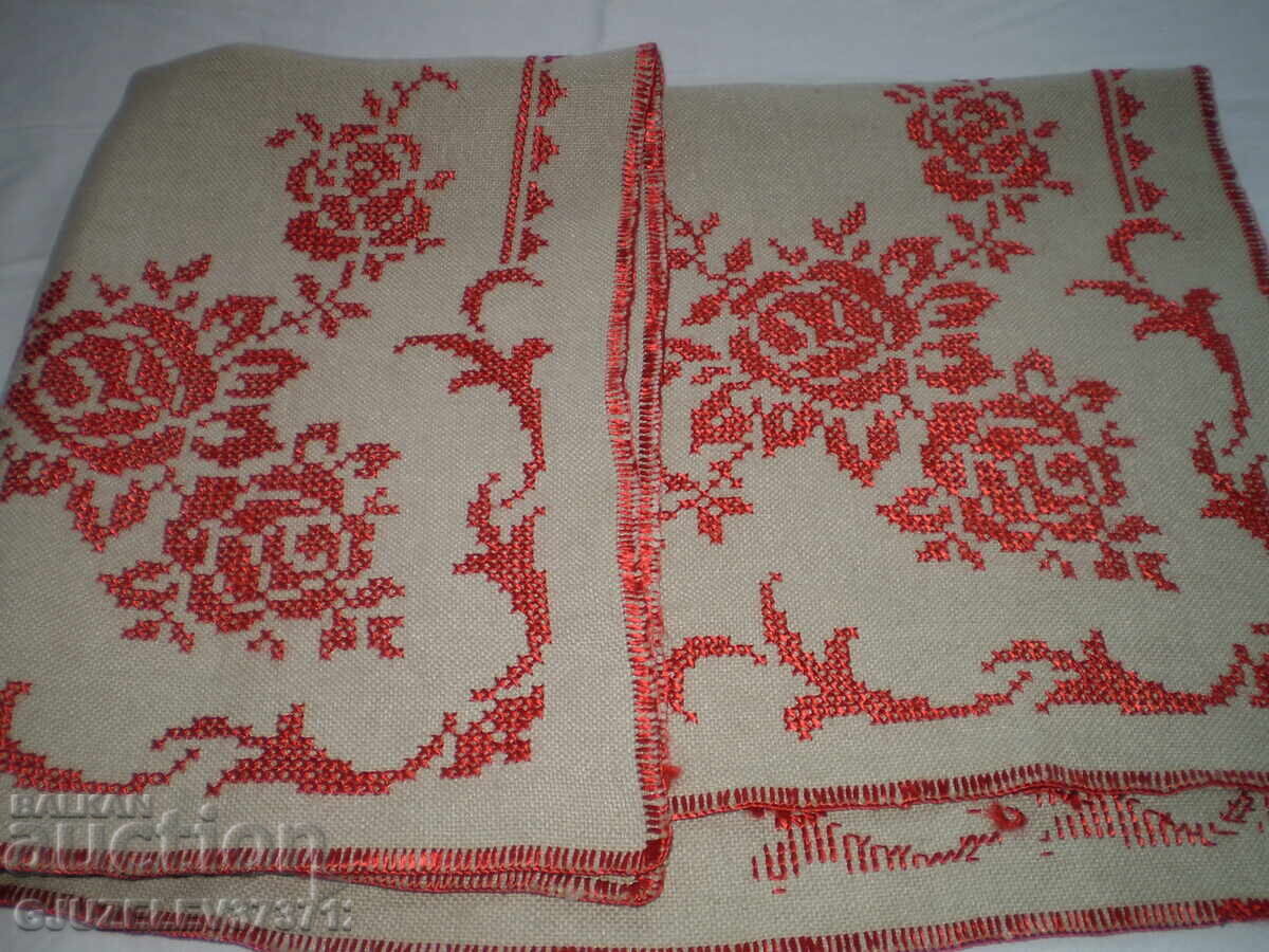 Traditional Bulgarian Hand-Embroidered Red Roses Tablecloth Traditional Bulgarian Hand-Embroidered Red Roses Tablecloth
