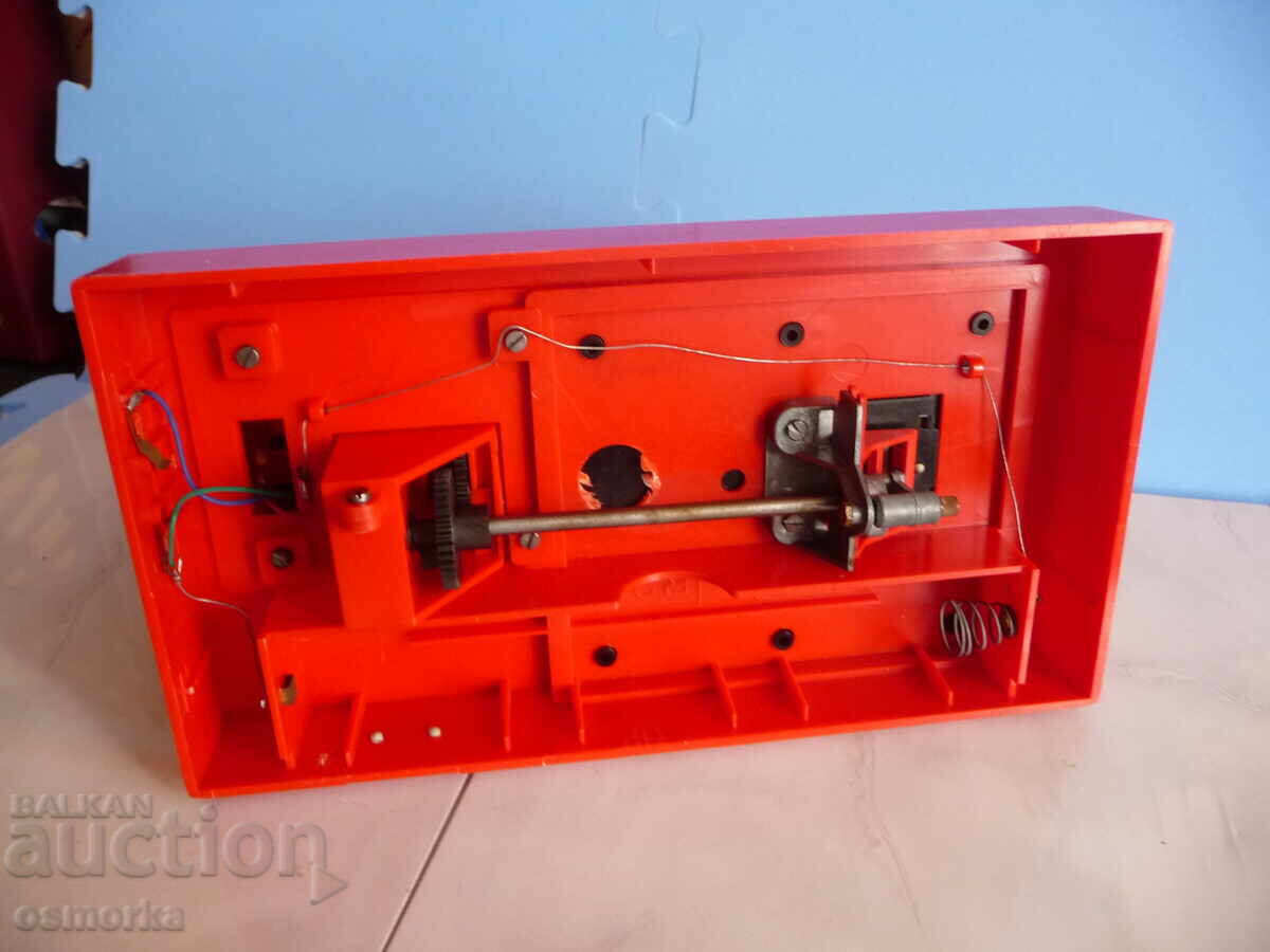 Auction  Collector's Sewing Machine Piko Juanita Children's Sewing