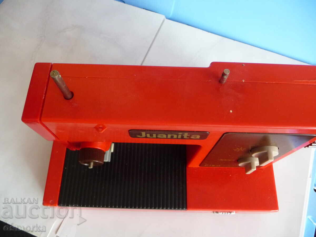 Collector's Sewing Machine Piko Juanita Children's Sewing - 5