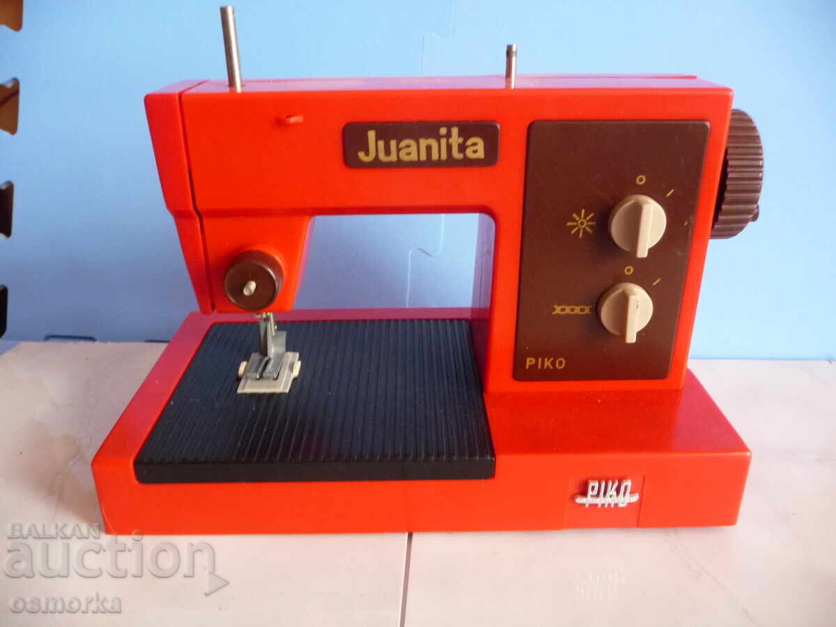 Collector's Sewing Machine Piko Juanita Children's Sewing