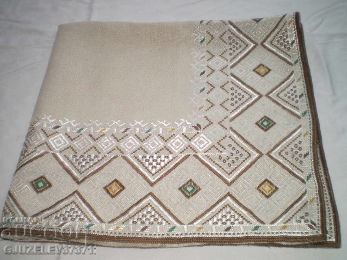 Auction  Vintage tablecloth, hand-embroidered linen tablecloth