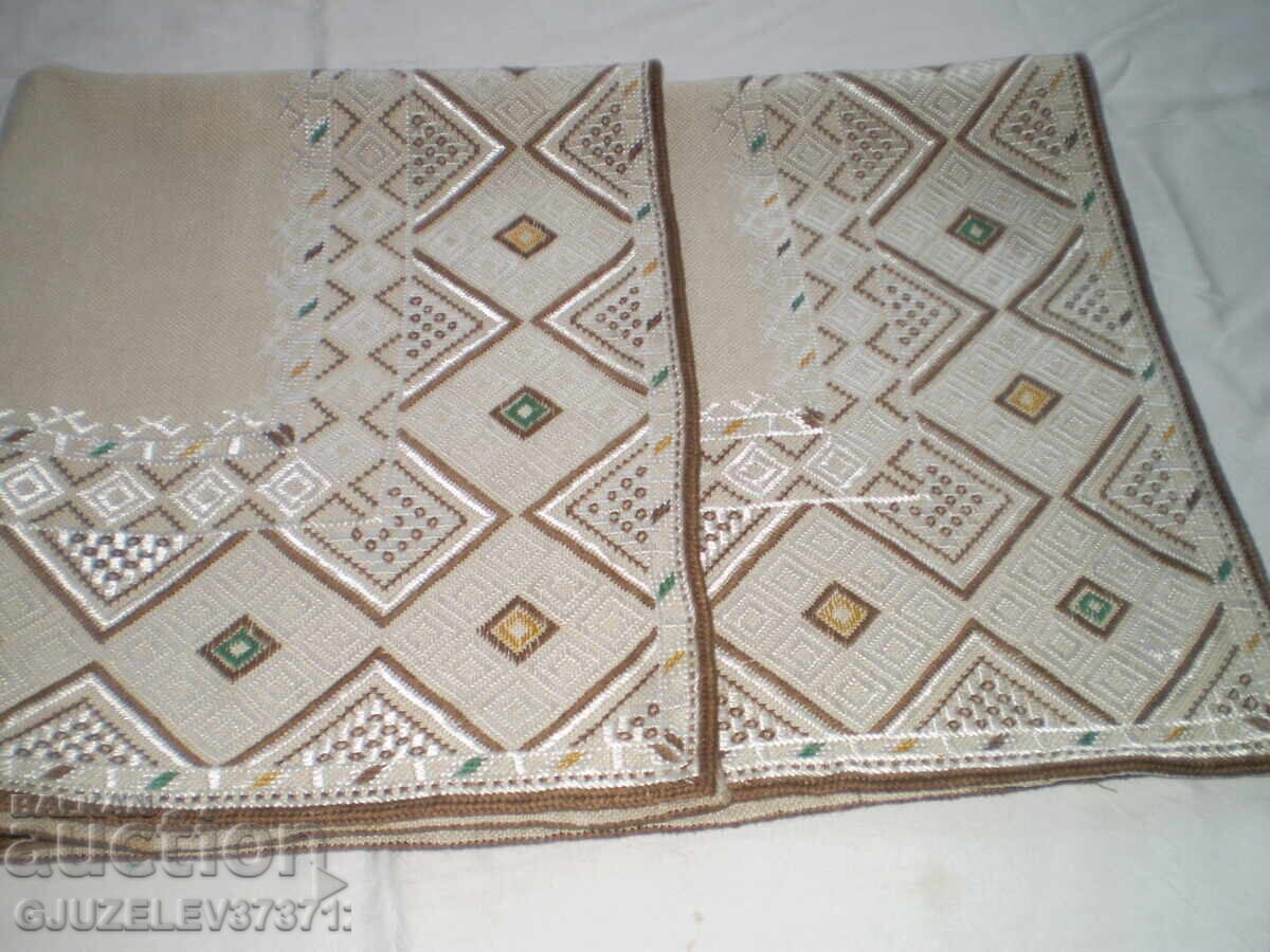 Vintage tablecloth, hand-embroidered linen tablecloth