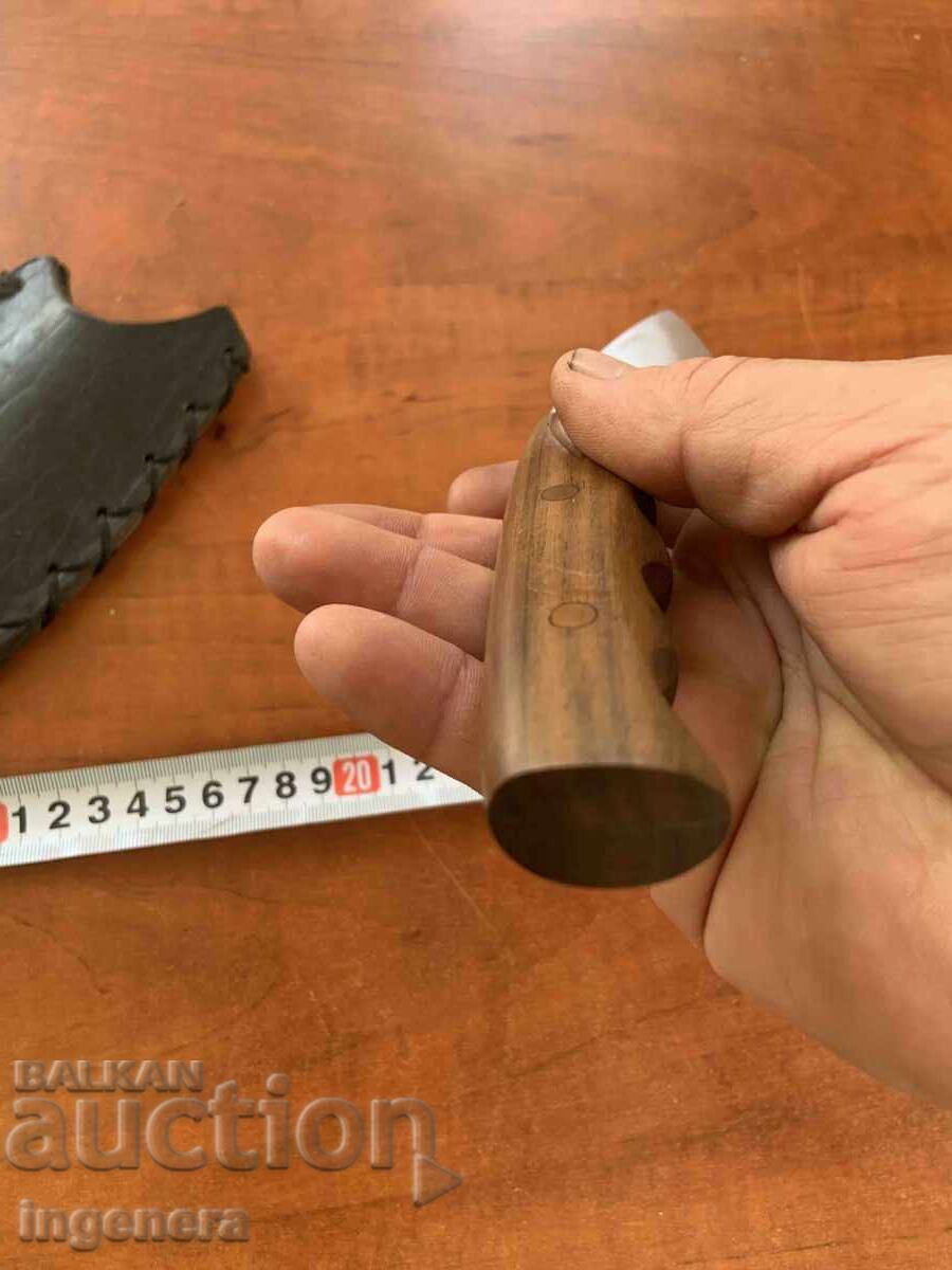 Delivery of KNIFE BLADE LEATHER SHEATH WOODEN SCALES Delivery of KNIFE BLADE LEATHER SHEATH WOODEN SCALES
