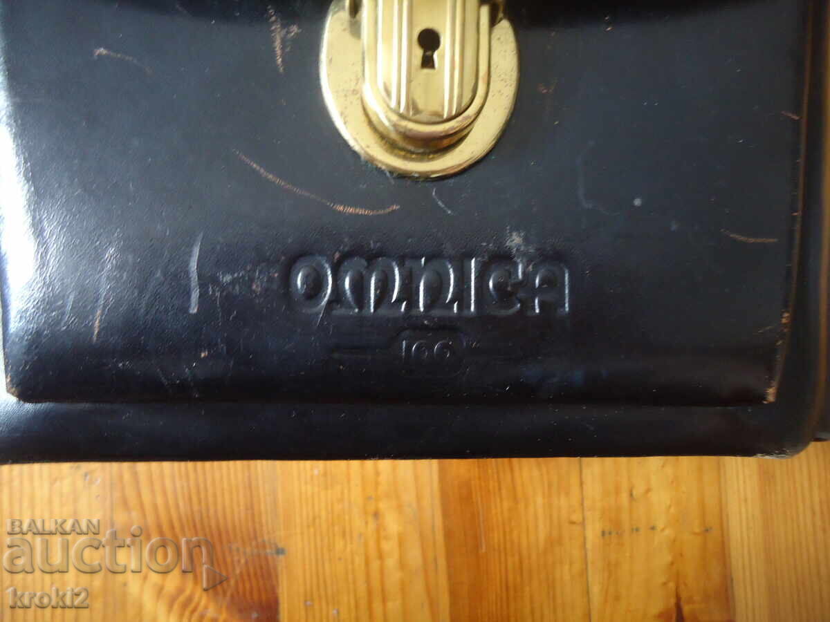 Old leather bag for a German camera with price 35.00 BGN | € 17.90