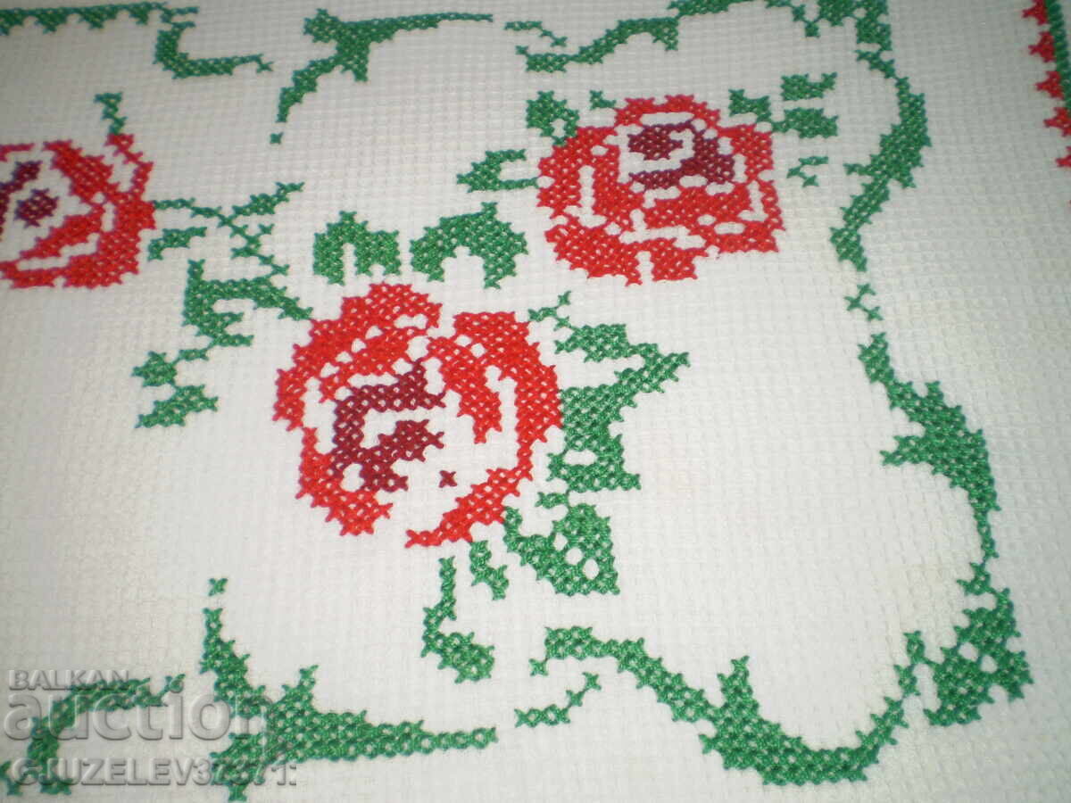 Χειροποίητη, χειροκέντητη, μακρόστενη κουβέρτα από τον 19ο αιώνα με τιμή 77.00 BGN | € 39.37 Χειροποίητη, χειροκέντητη, μακρόστενη κουβέρτα από τον 19ο αιώνα με τιμή 77.00 BGN | € 39.37