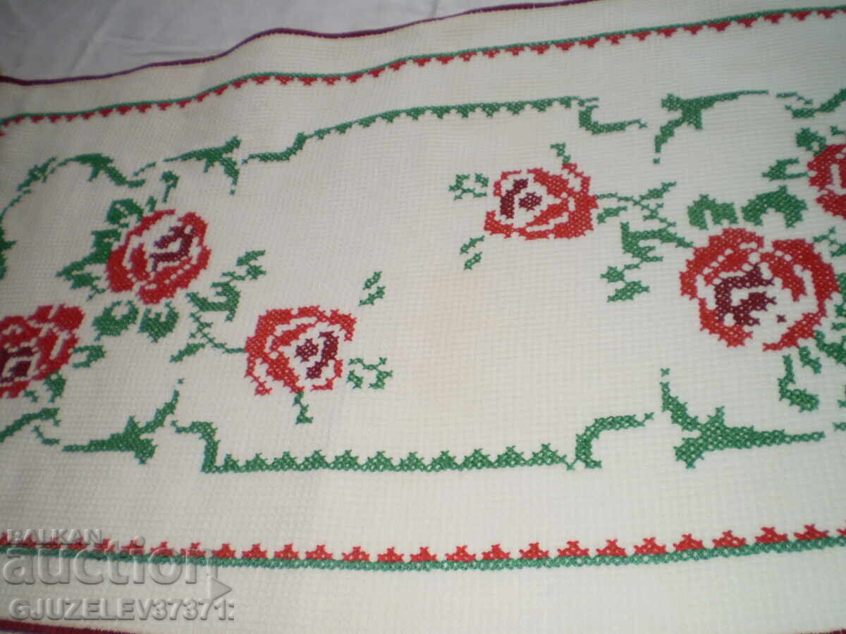 Δημοπρασία Χειροποίητη, χειροκέντητη, μακρόστενη κουβέρτα από τον 19ο αιώνα Δημοπρασία Χειροποίητη, χειροκέντητη, μακρόστενη κουβέρτα από τον 19ο αιώνα