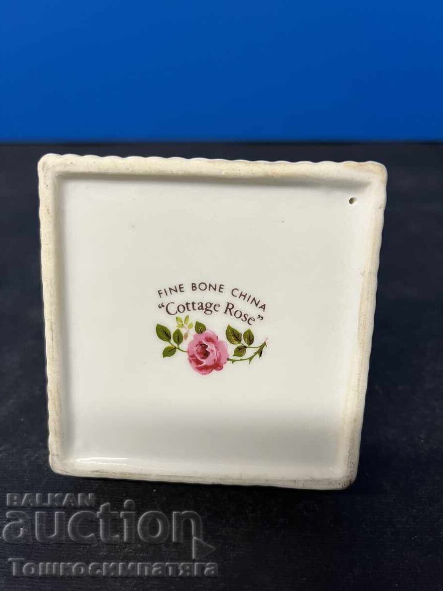 Auction  Collectible Porcelain Cottage Rose