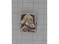 insignă comunismului KARL MARX /