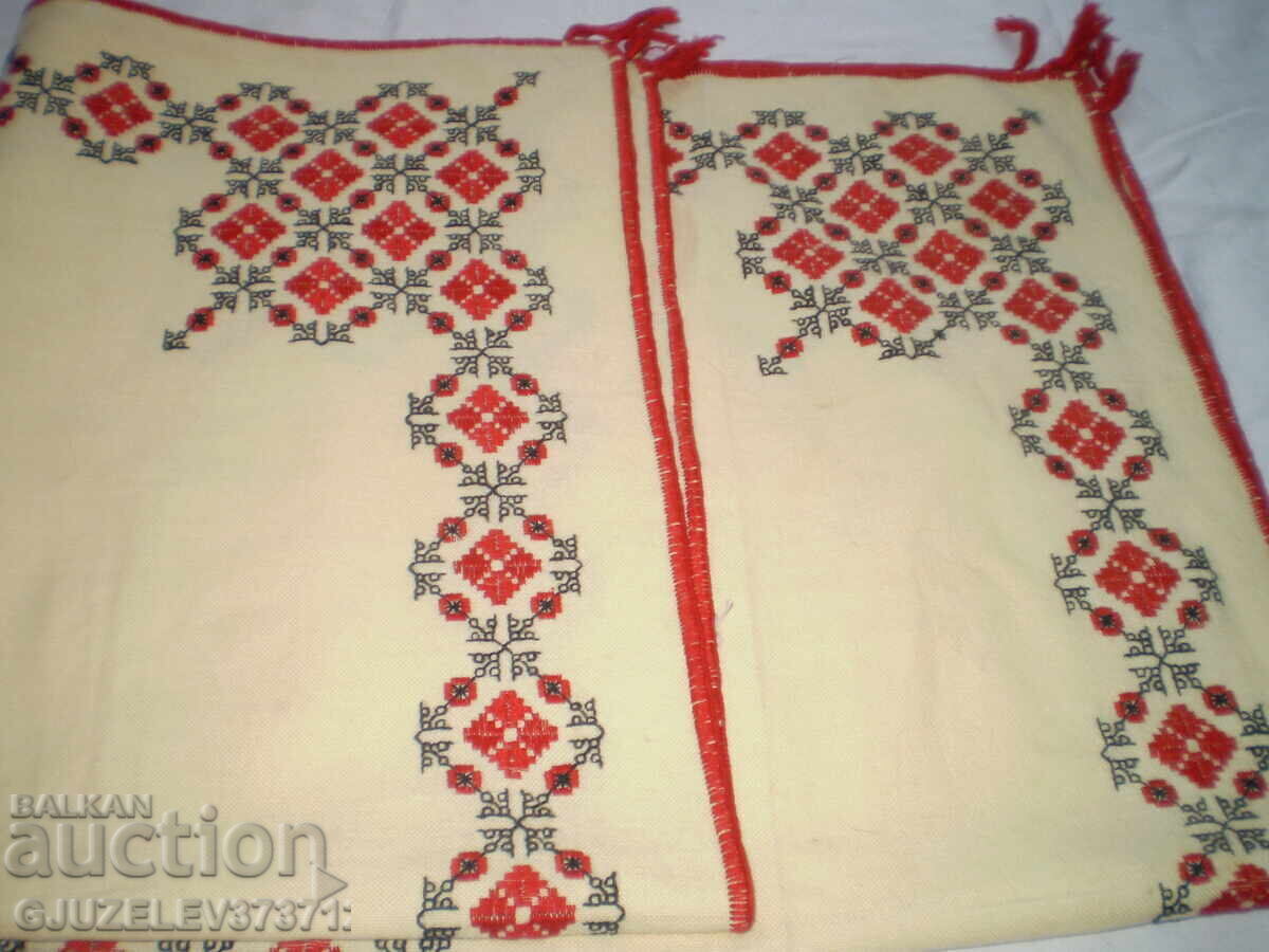 Винтидж ръчно бродирана покривка от 19-ти век Българска бро Винтидж ръчно бродирана покривка от 19-ти век Българска бро