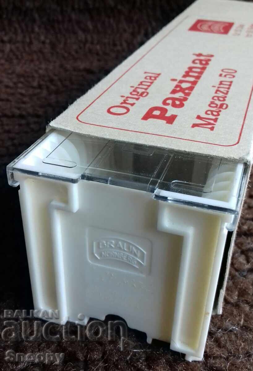 Caseta pentru 50 buc. rame pentru diapozitive Braun Paximat 5x5 cm cu preț € 2.00 | 3.91 BGN