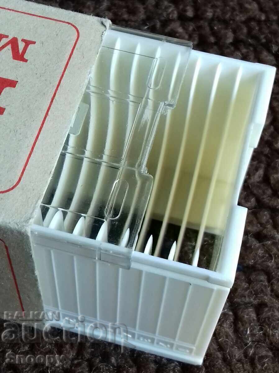 Аукцион Касета за 50 бр. рамки за диапозитиви Braun Paximat 5х5 см