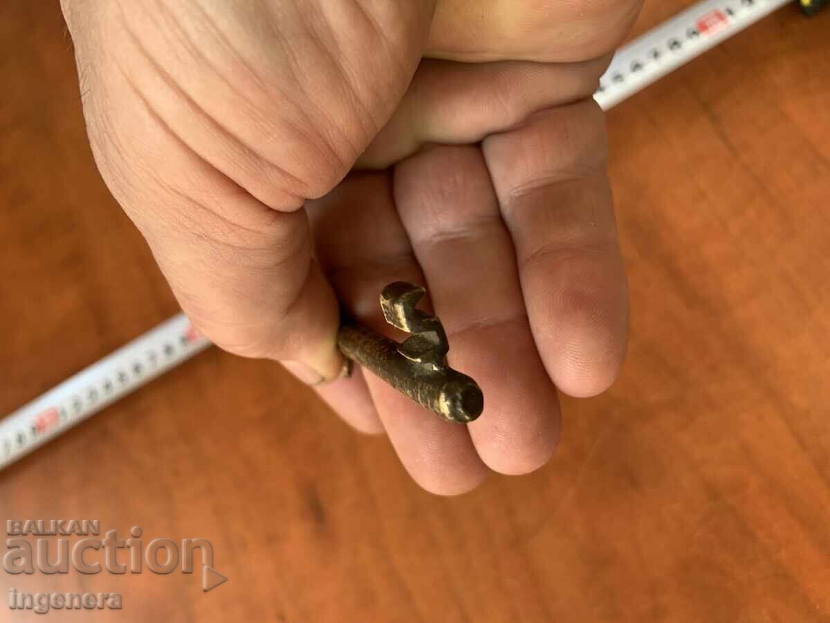 Auction ANTIQUE KEY FROM GRANDMOTHER AND GRANDFATHER'S CHESTS CUT PADLOCK Auction ANTIQUE KEY FROM GRANDMOTHER AND GRANDFATHER'S CHESTS CUT PADLOCK