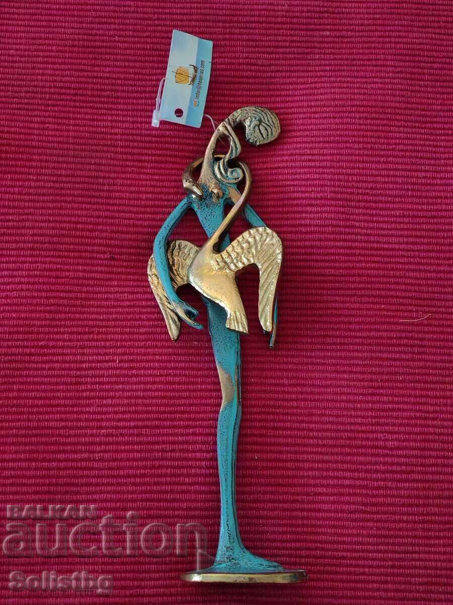 Αγαλματίδιο Λήδα με κύκνο, Ελληνίδα βασίλισσα της αρχαίας ελληνικής πόλης με τιμή 120.00 BGN | € 61.36