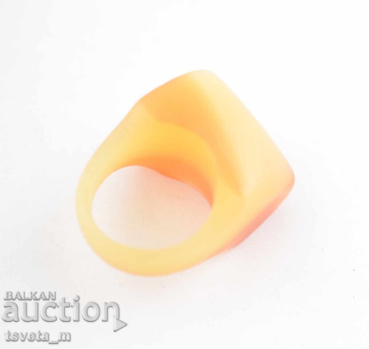 Ενα δαχτυλίδι με τιμή 6.00 BGN | € 3.07 Ενα δαχτυλίδι με τιμή 6.00 BGN | € 3.07