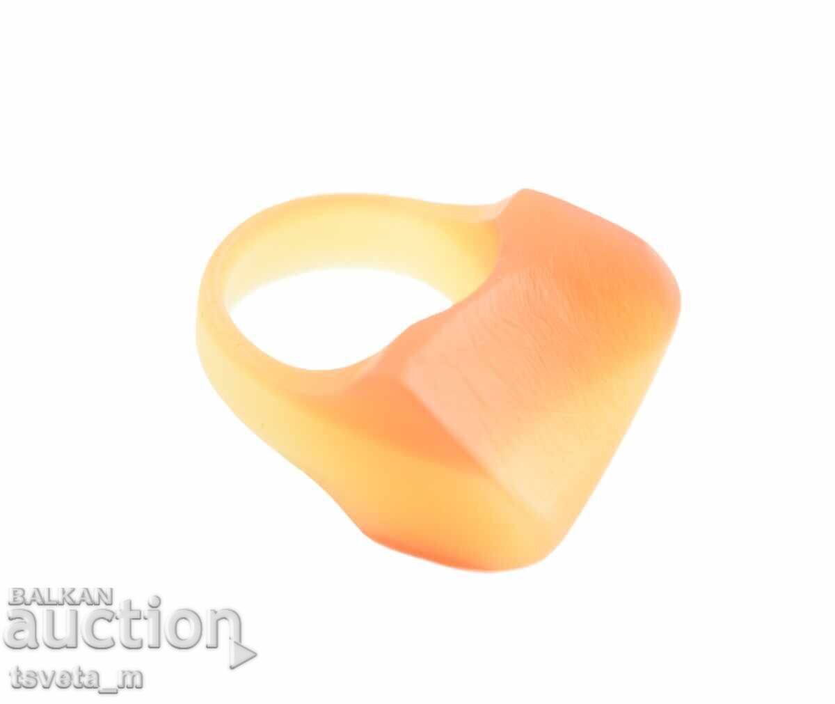 Ενα δαχτυλίδι Ενα δαχτυλίδι