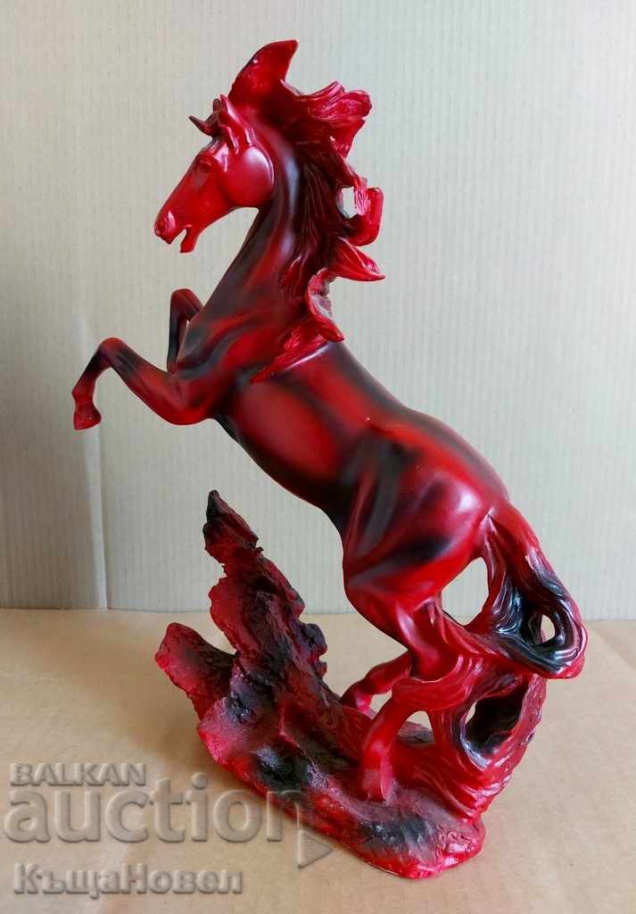 .FIGURA CAL MARE FOARTE FRUMOASA STATUETA PLASTIC - 6