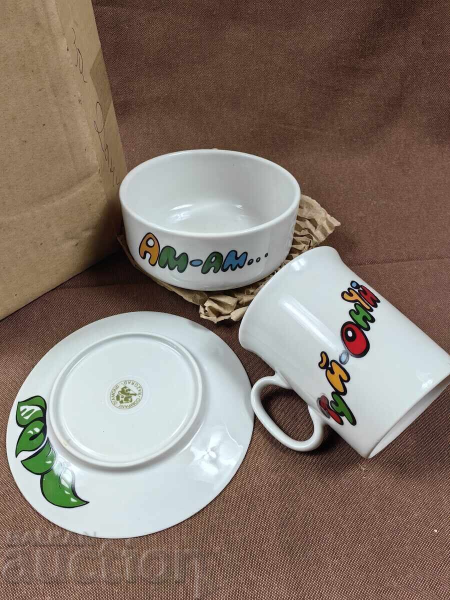 Delivery of AM-AM SOC UNUSED CHILDREN'S PORCELAIN SERVICE CHILDREN'S MOTIVES