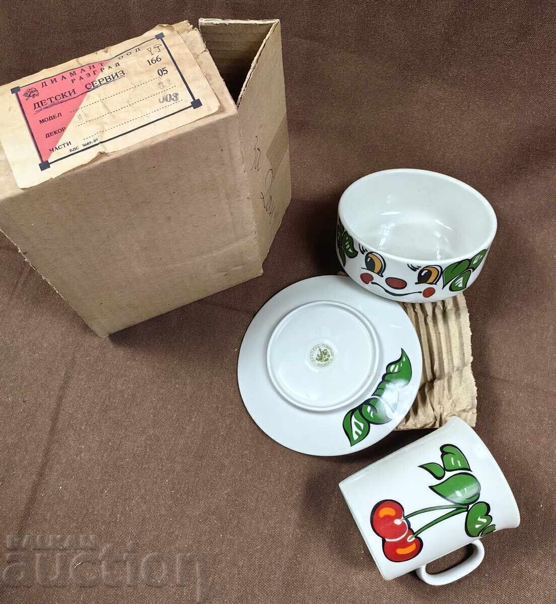 AM-AM SOC UNUSED CHILDREN'S PORCELAIN SERVICE CHILDREN'S MOTIVES