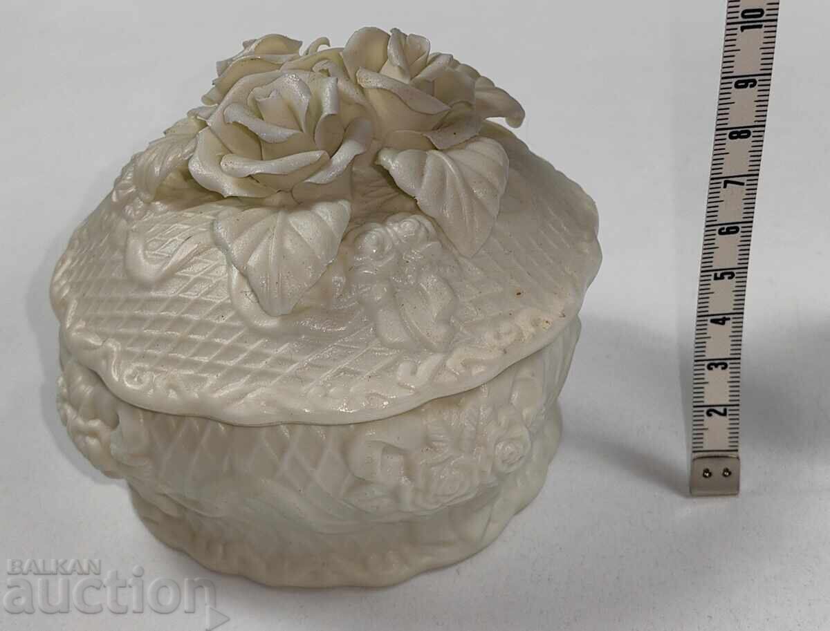 CUTIE MUZICALĂ FRUMOASĂ PENTRU BIJUTERII CAPAC TRANDAFIRI STARE EXCELENTĂ - 7 CUTIE MUZICALĂ FRUMOASĂ PENTRU BIJUTERII CAPAC TRANDAFIRI STARE EXCELENTĂ - 7