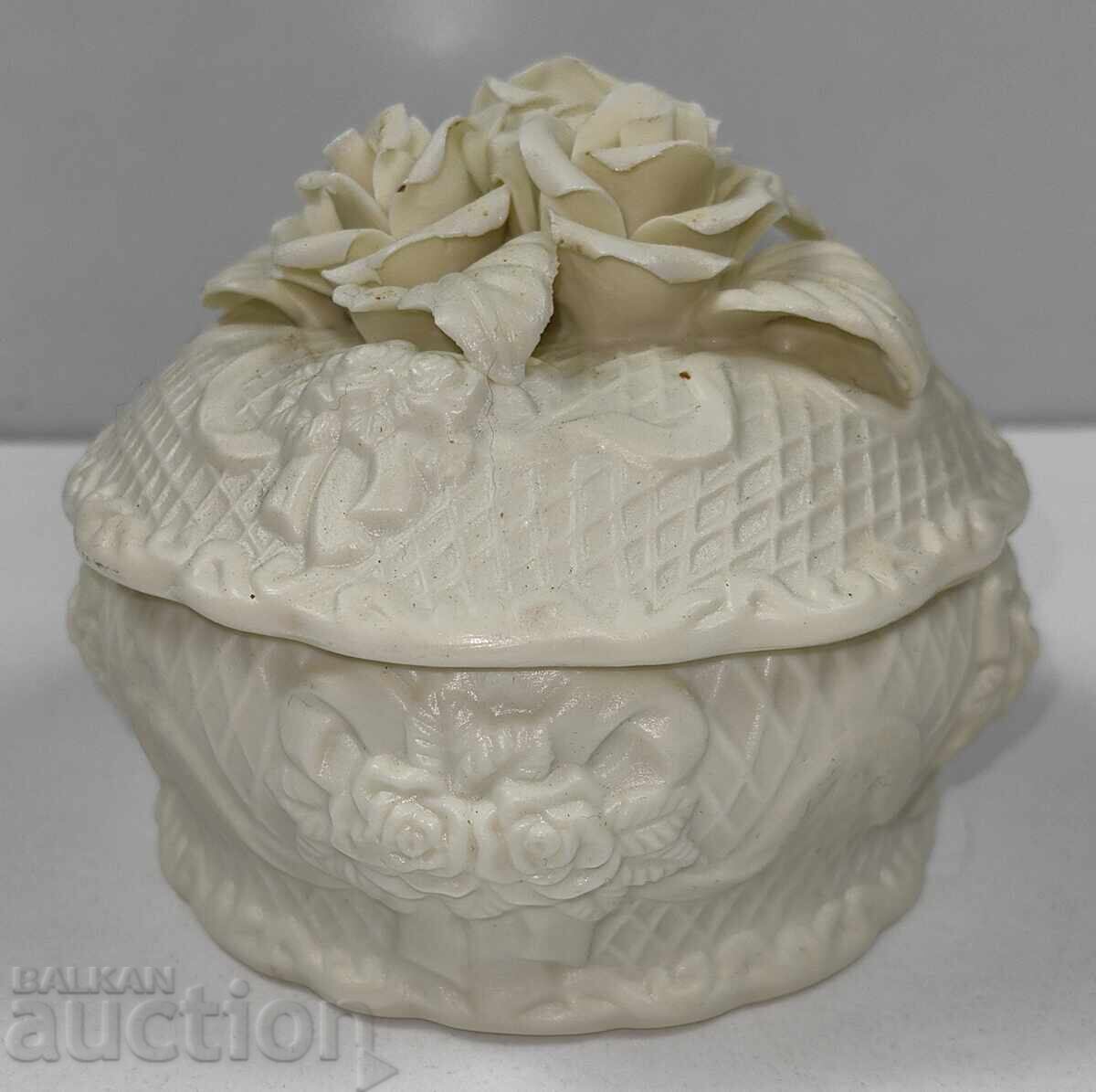 CUTIE MUZICALĂ FRUMOASĂ PENTRU BIJUTERII CAPAC TRANDAFIRI STARE EXCELENTĂ CUTIE MUZICALĂ FRUMOASĂ PENTRU BIJUTERII CAPAC TRANDAFIRI STARE EXCELENTĂ