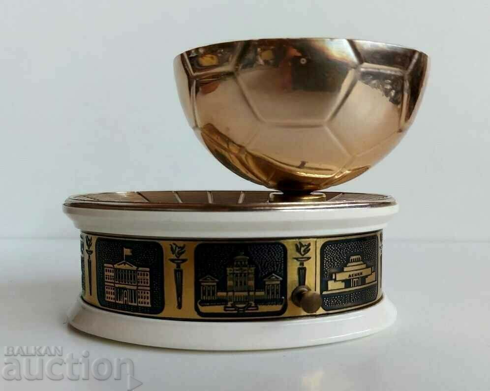 Σοβιετική Μουσική Κουτί Στάδιο Λειτουργικό με τιμή 60.00 BGN | € 30.68