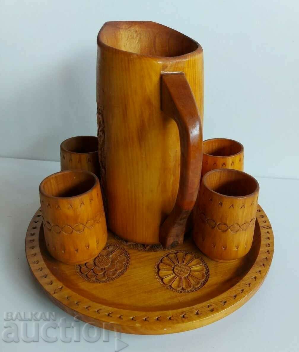 Auction  . WOODEN WINE SERVICE HUNTING MOTIFS JUG TRAY WOOD CARVING