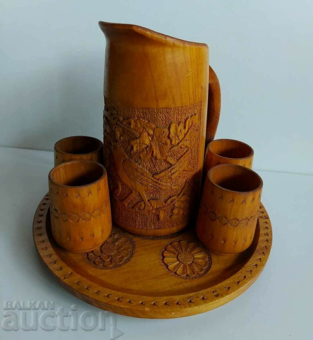 . WOODEN WINE SERVICE HUNTING MOTIFS JUG TRAY WOOD CARVING