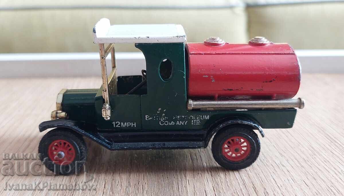 Cărucior metalic Matchbox Anglia pentru colecționari