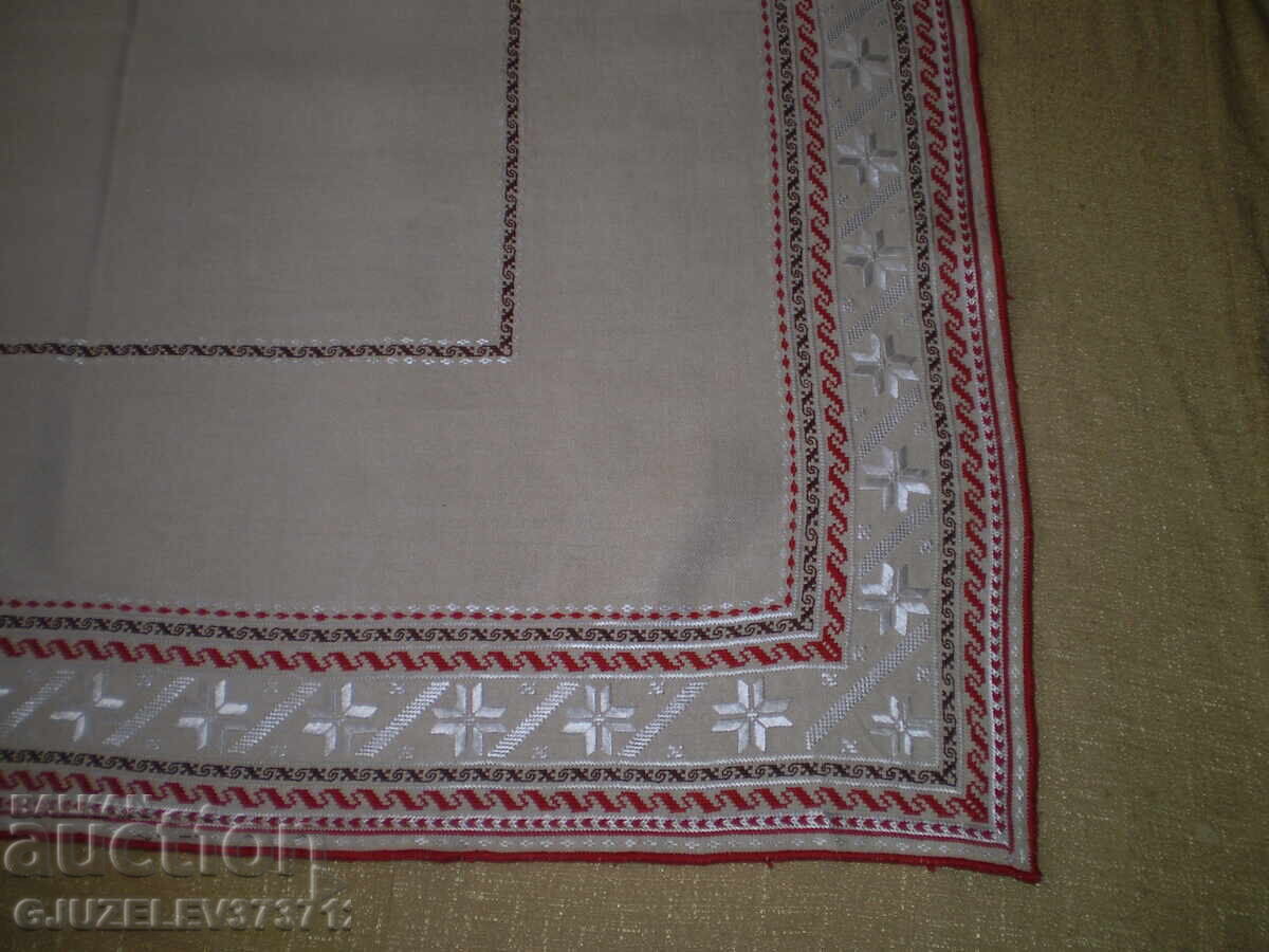 Delivery of Hand-embroidered tablecloth Authentic hand-embroidered