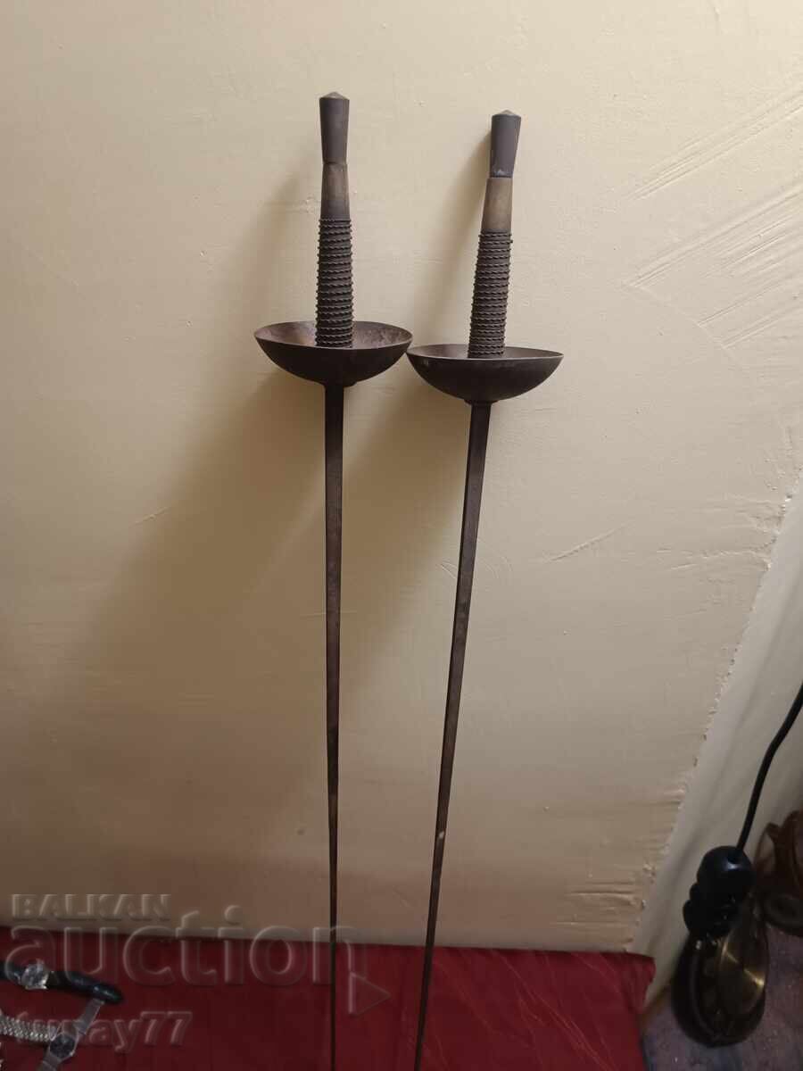 Two fencing rapiers, quite old, 120 cm long Two fencing rapiers, quite old, 120 cm long