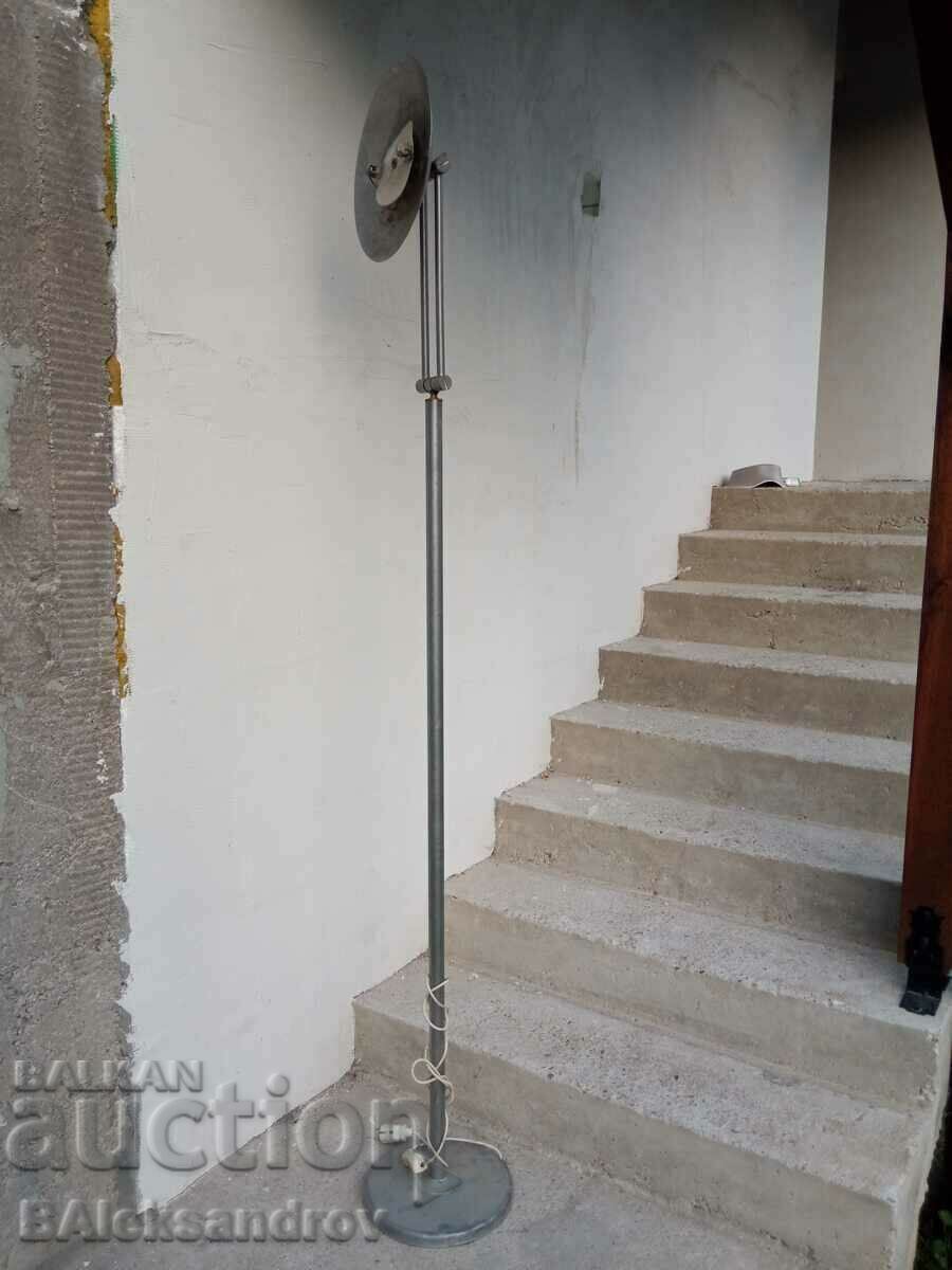 Delivery of Old tall sitting lamp Delivery of Old tall sitting lamp