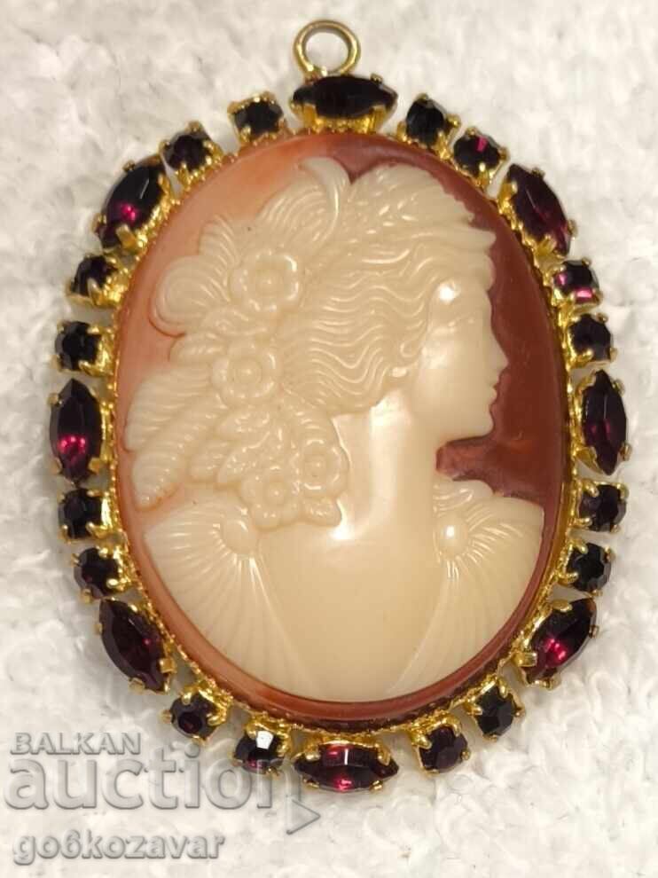 Παλιό μενταγιόν μενταγιόν Camée