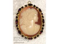 Medalion vechi cu pandantiv Camee