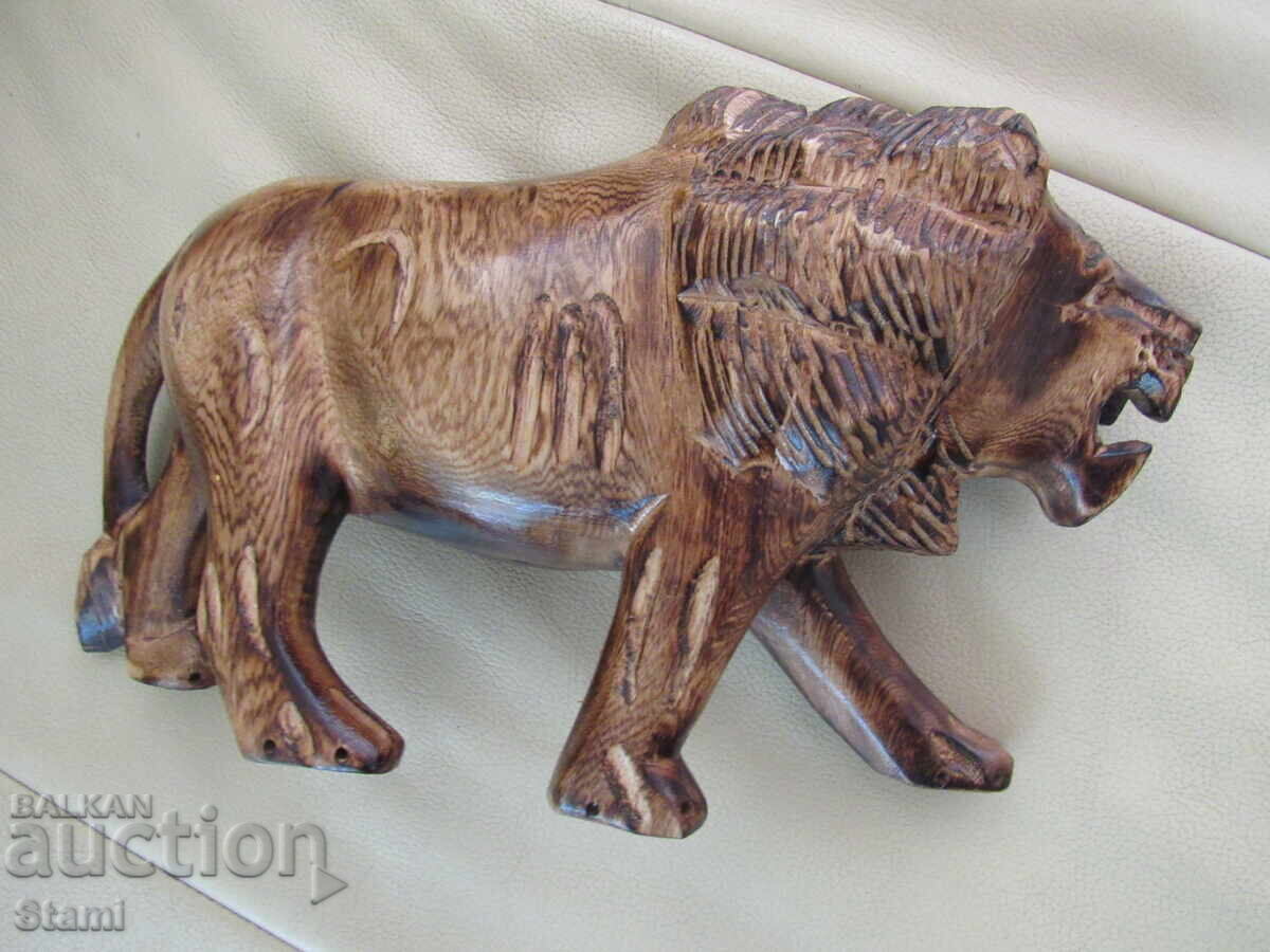 Παράδοση Λέων - ξύλινο ειδώλιο από μαόνι, Αιθιοπία Παράδοση Λέων - ξύλινο ειδώλιο από μαόνι, Αιθιοπία