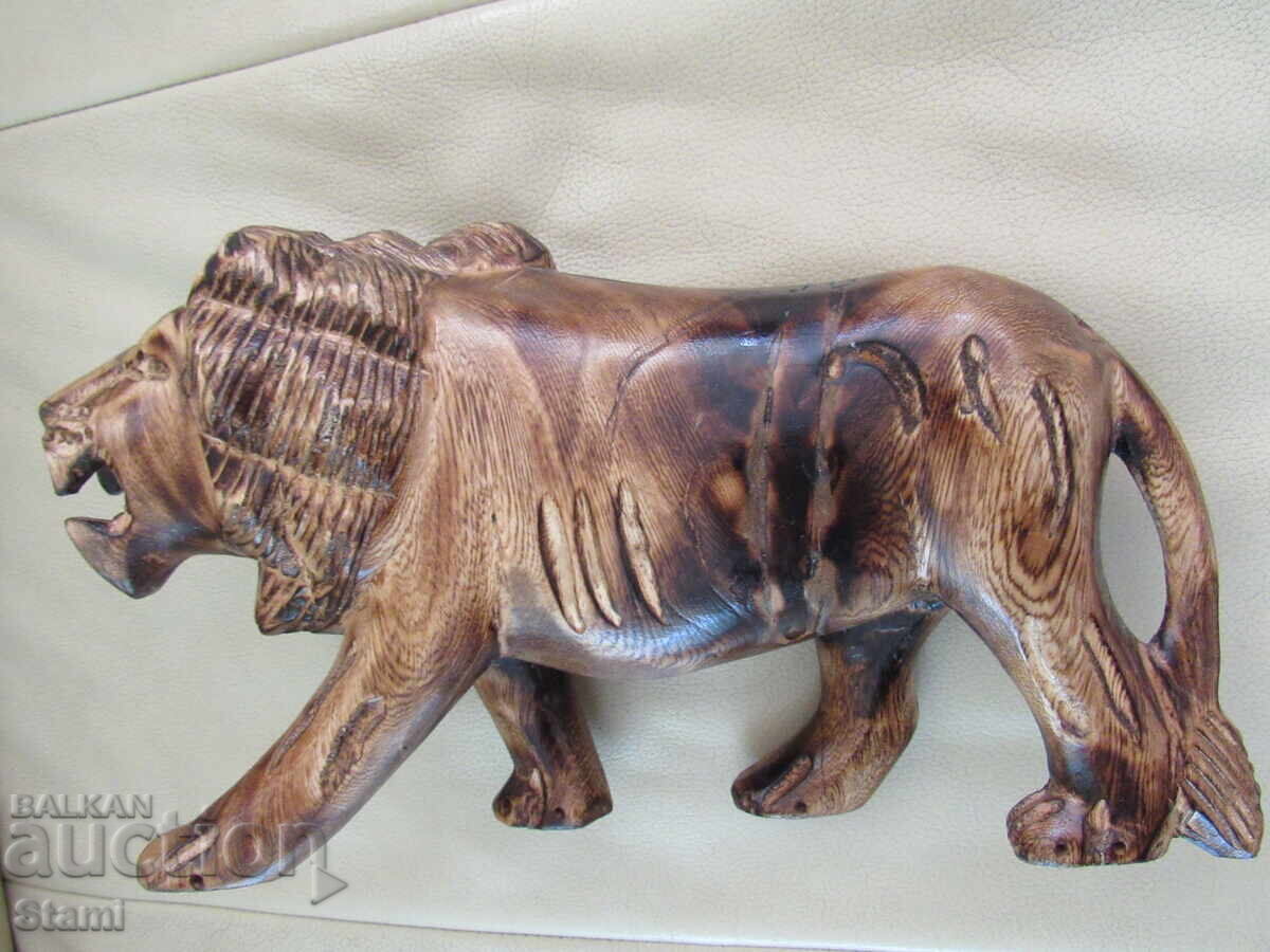 Λέων - ξύλινο ειδώλιο από μαόνι, Αιθιοπία Λέων - ξύλινο ειδώλιο από μαόνι, Αιθιοπία