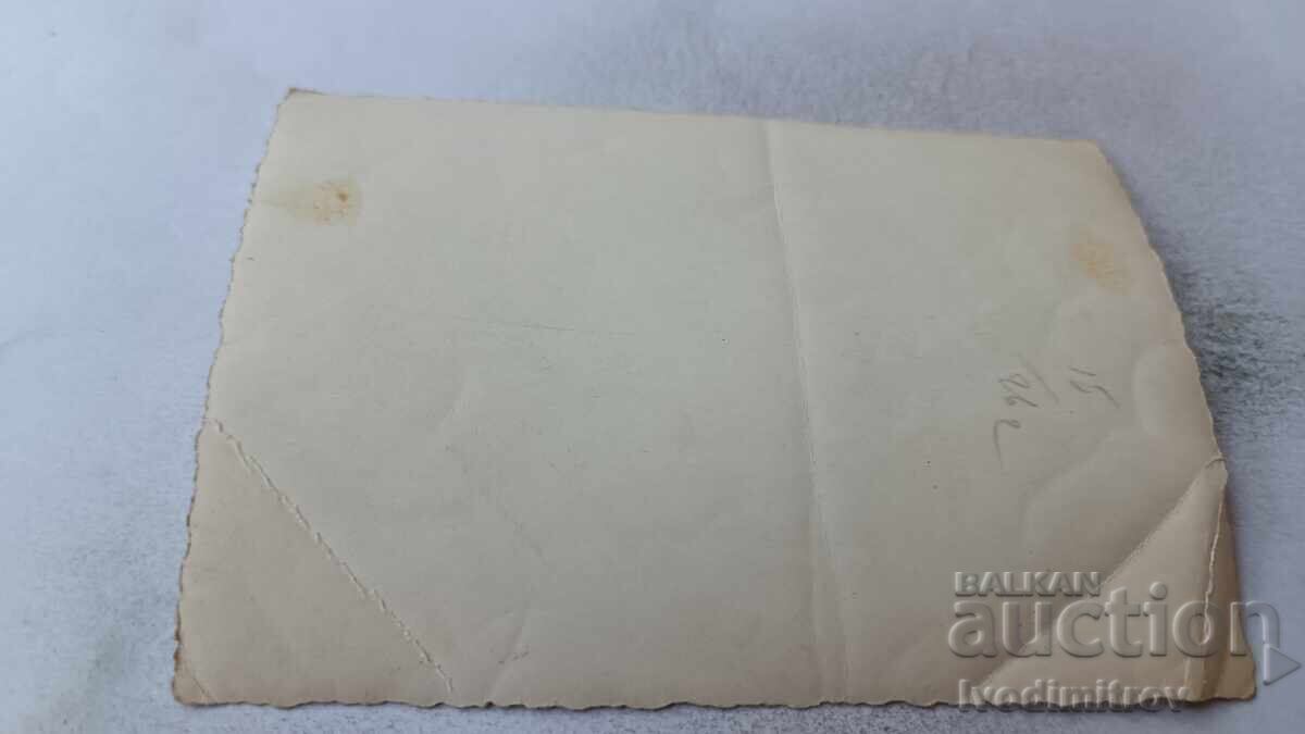 Fotografie Sofia Femeie băiat și fată cu preț 1.45 BGN | € 0.74 Fotografie Sofia Femeie băiat și fată cu preț 1.45 BGN | € 0.74