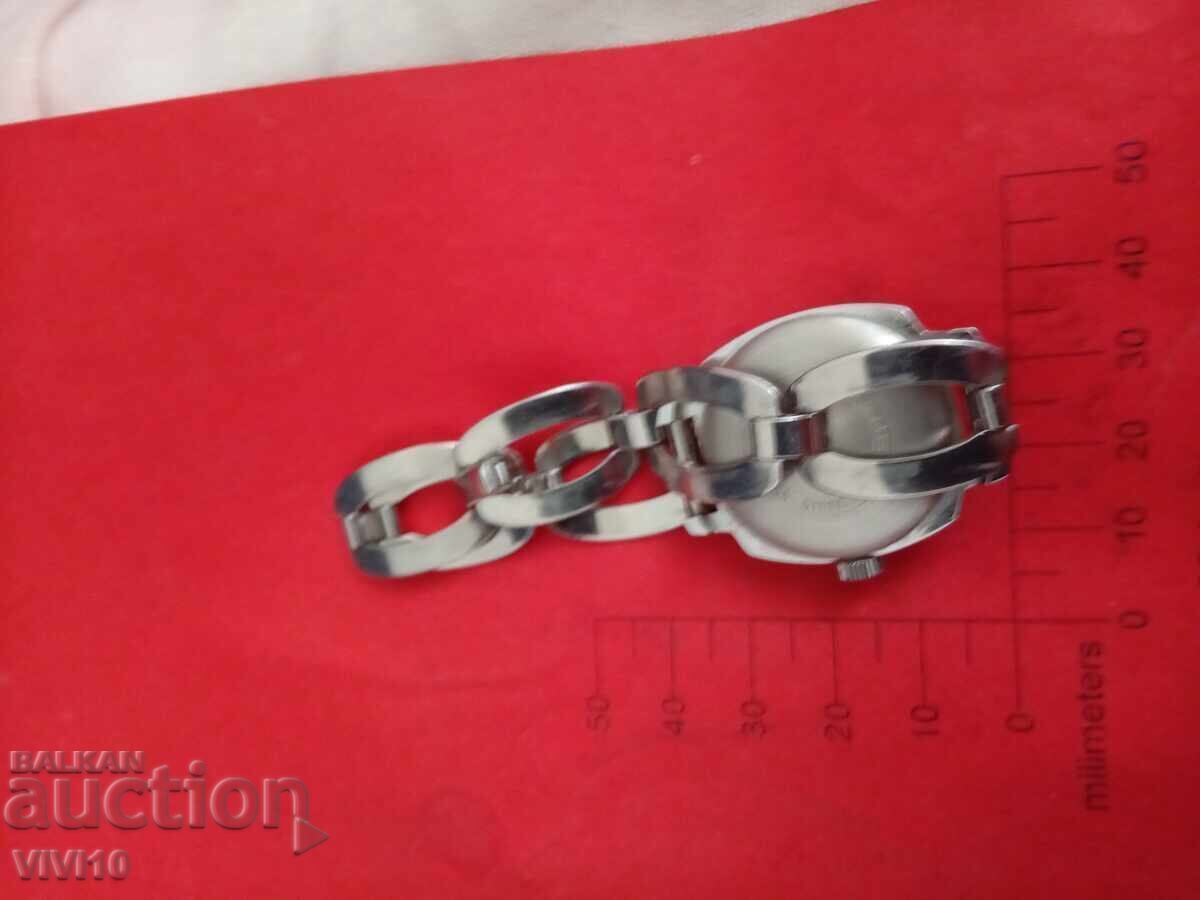 Women's watch ruhla with price 20.00 BGN | € 10.23 Women's watch ruhla with price 20.00 BGN | € 10.23