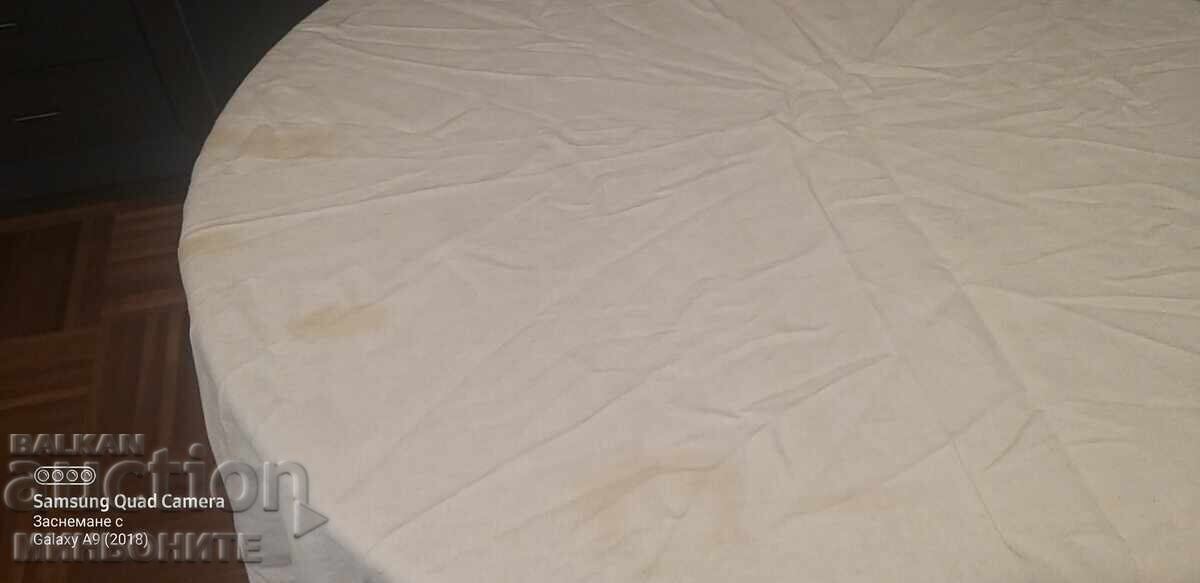 Auction  Linen cover and crocheted edge 1.60