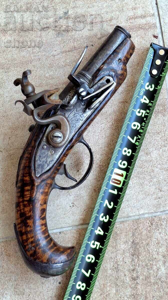 Кремъчен пишов, пистолет, кремъклия, шишане, бойлия, пушка Кремъчен пишов, пистолет, кремъклия, шишане, бойлия, пушка