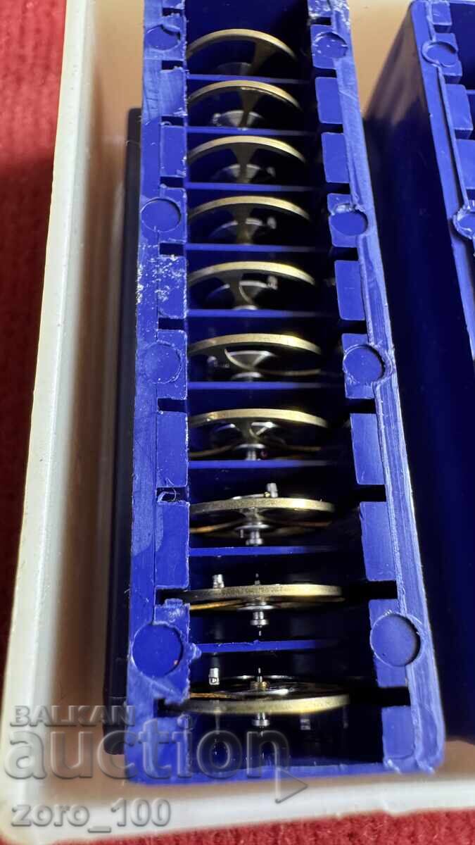 Licitație Balansoare pentru Victorie 10 bucăți Licitație Balansoare pentru Victorie 10 bucăți